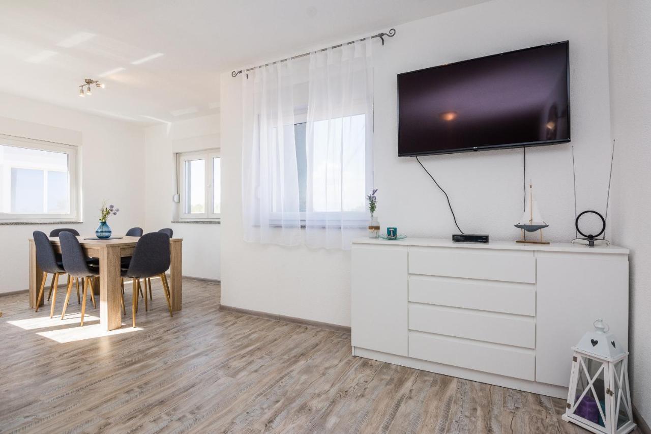 Apartments Krpan Vir Eksteriør billede
