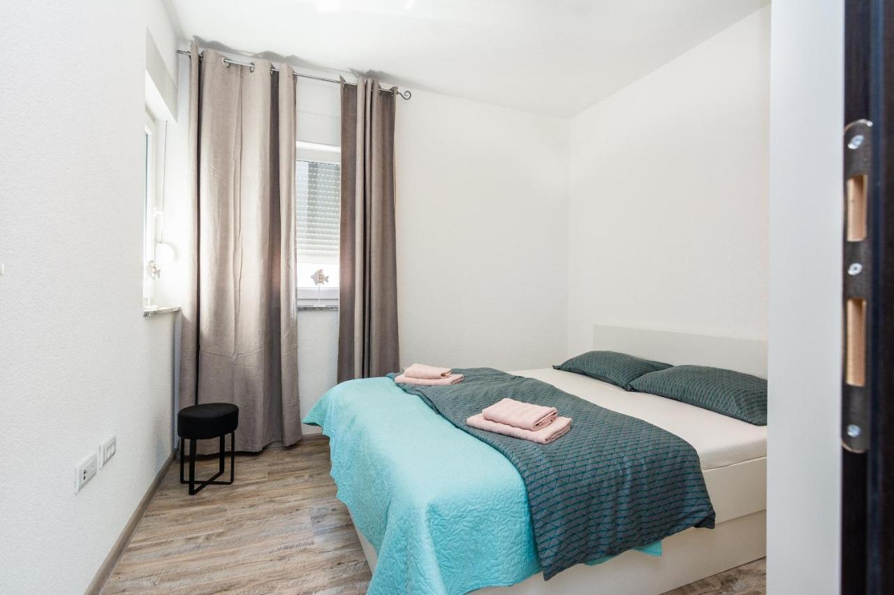Apartments Krpan Vir Eksteriør billede