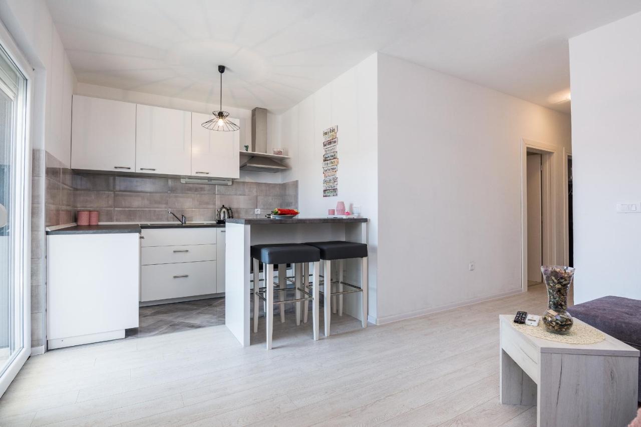 Apartments Krpan Vir Eksteriør billede