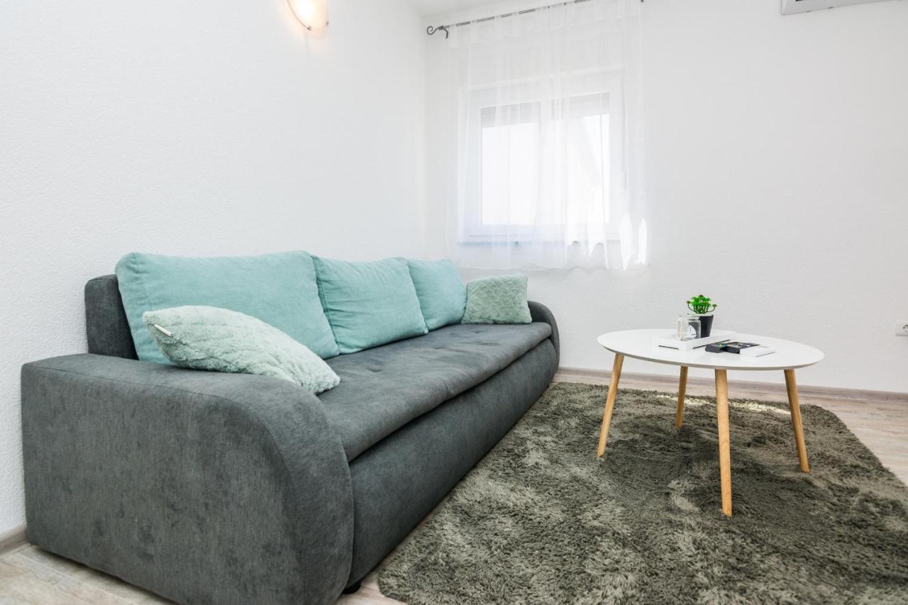 Apartments Krpan Vir Eksteriør billede