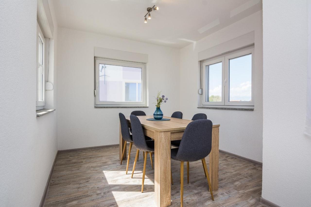 Apartments Krpan Vir Eksteriør billede